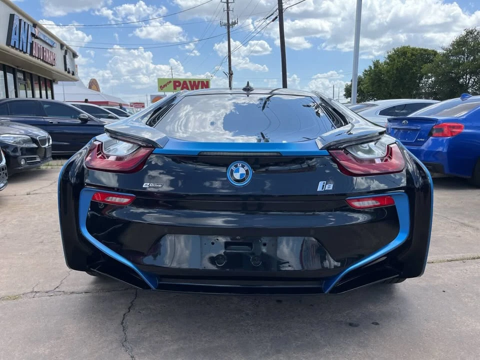 2015 BMW i8 - Image 4 of 11