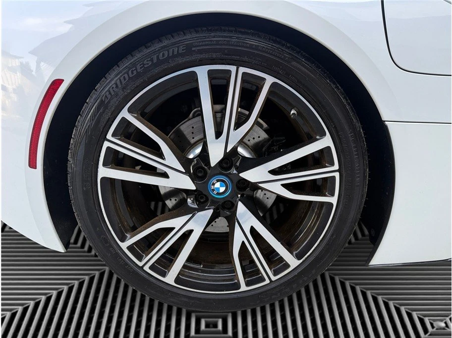 2015 BMW i8 - Image 14 of 20