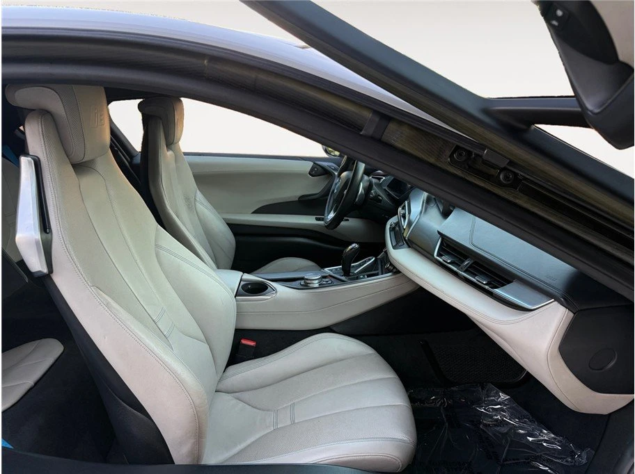 2015 BMW i8 - Image 15 of 20