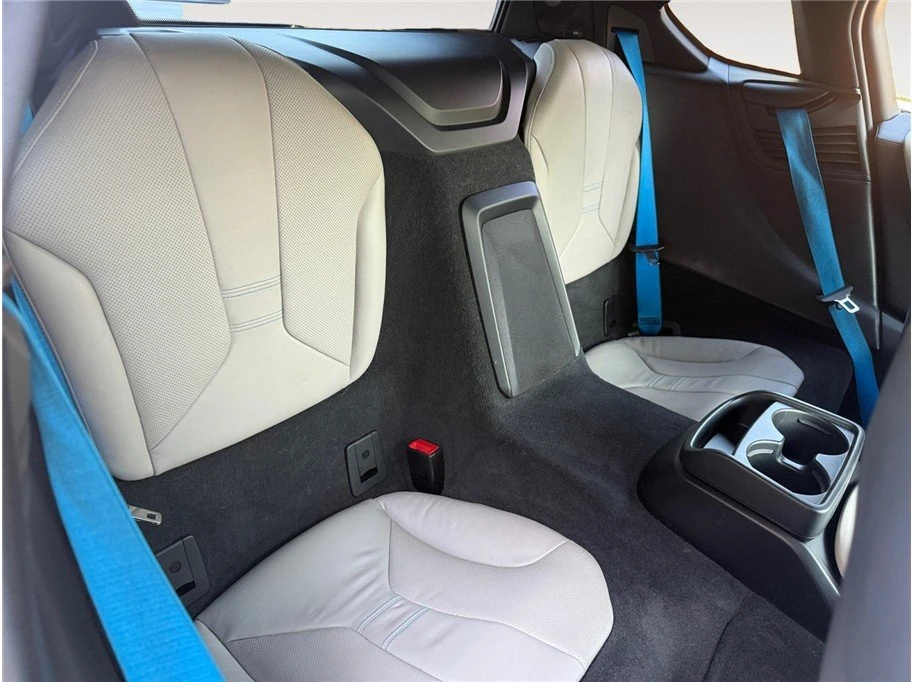 2015 BMW i8 - Image 13 of 20