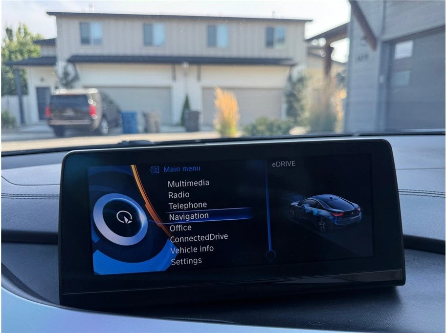 2015 BMW i8 - Image 19 of 20