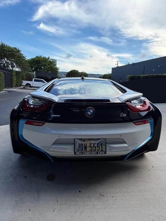 2015 BMW i8 - Image 5 of 15