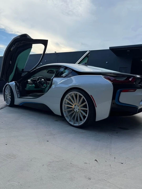 2015 BMW i8 - Image 11 of 11