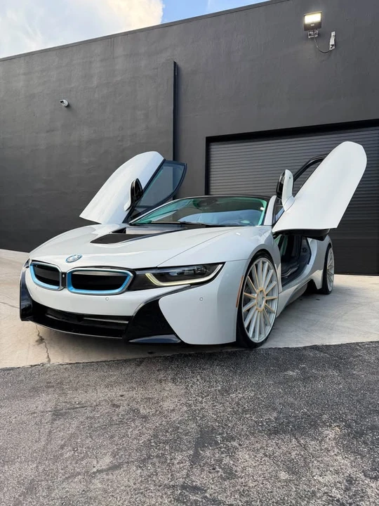 2015 BMW i8 - Image 8 of 11