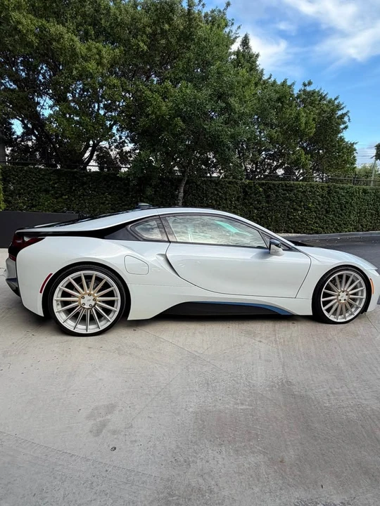 2015 BMW i8 - Image 5 of 16