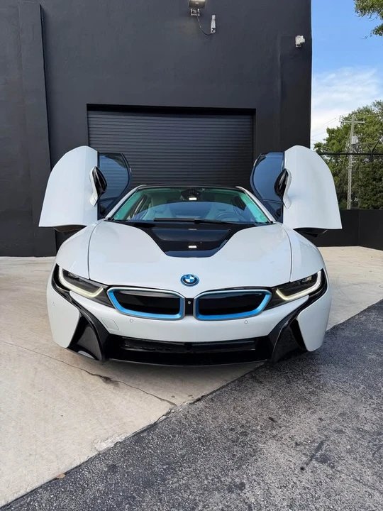 2015 BMW i8 - Image 16 of 16