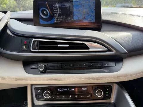 2015 BMW i8 - Image 18 of 19