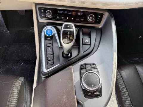 2015 BMW i8 - Image 15 of 19