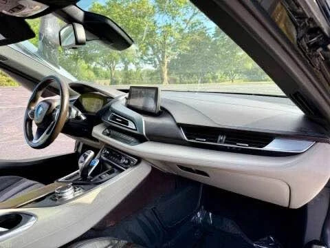 2015 BMW i8 - Image 14 of 19
