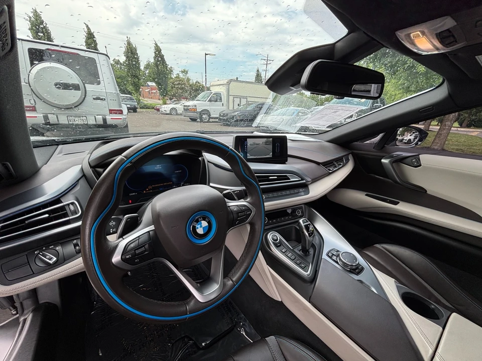2015 BMW i8 - Image 24 of 31