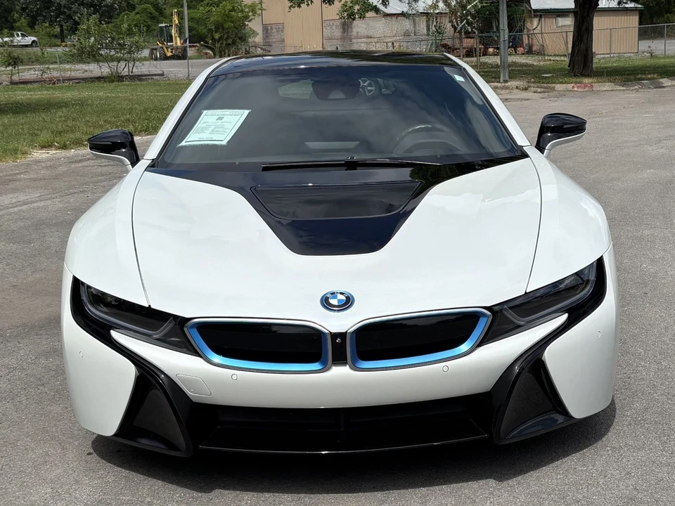 2015 BMW i8 - Image 5 of 31
