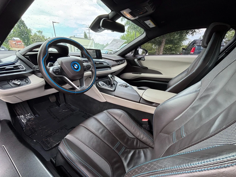 2015 BMW i8 - Image 23 of 31