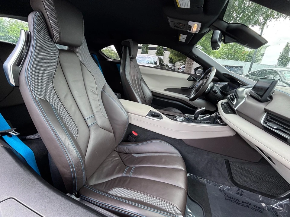 2015 BMW i8 - Image 29 of 31