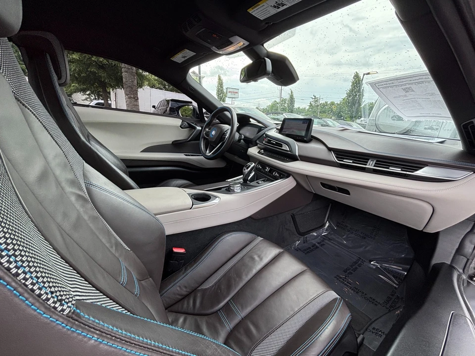 2015 BMW i8 - Image 27 of 31