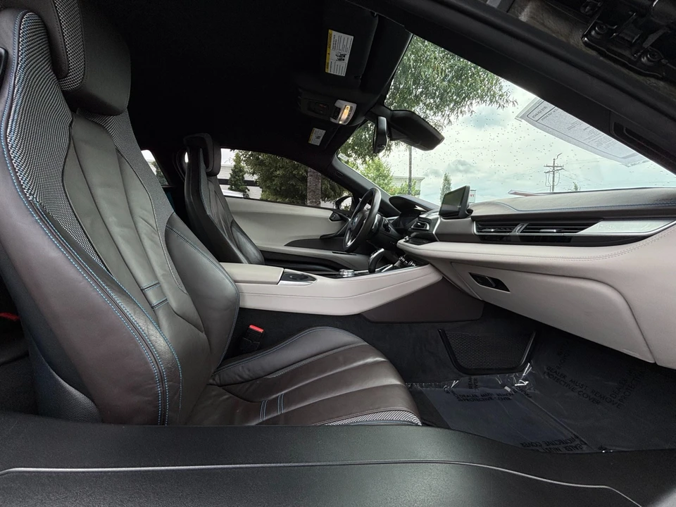 2015 BMW i8 - Image 26 of 31