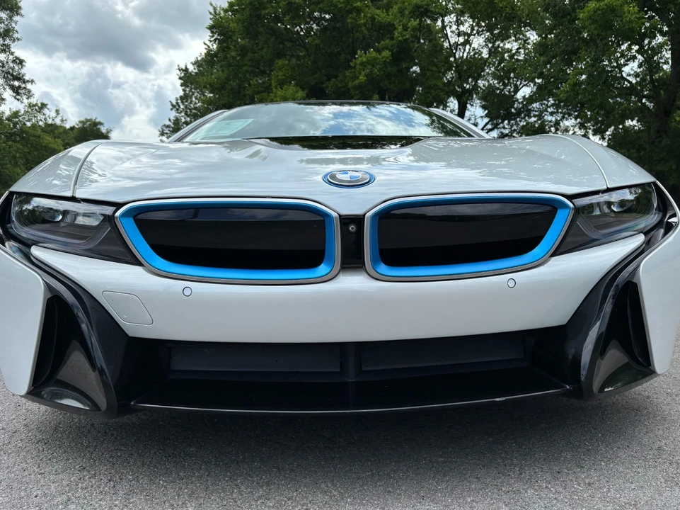 2015 BMW i8 - Image 17 of 31