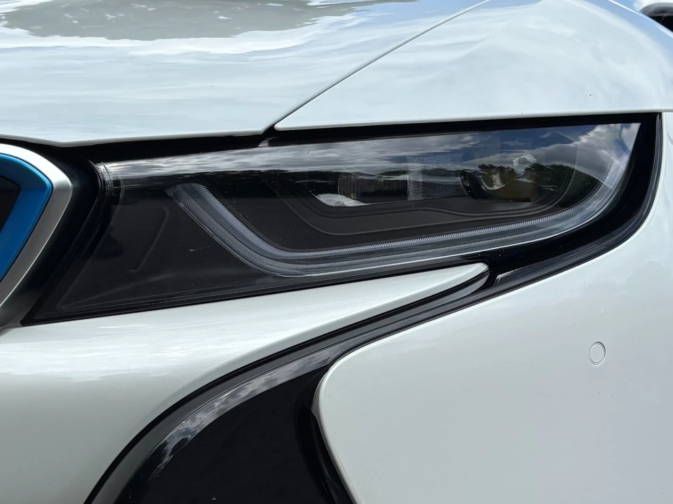 2015 BMW i8 - Image 16 of 31