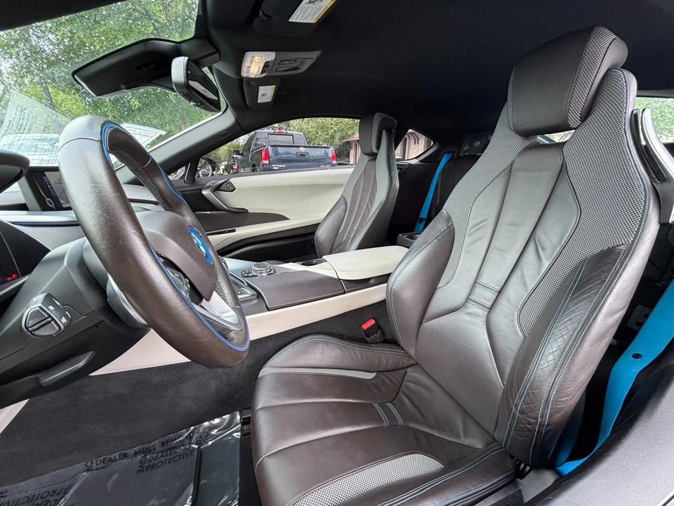 2015 BMW i8 - Image 25 of 31