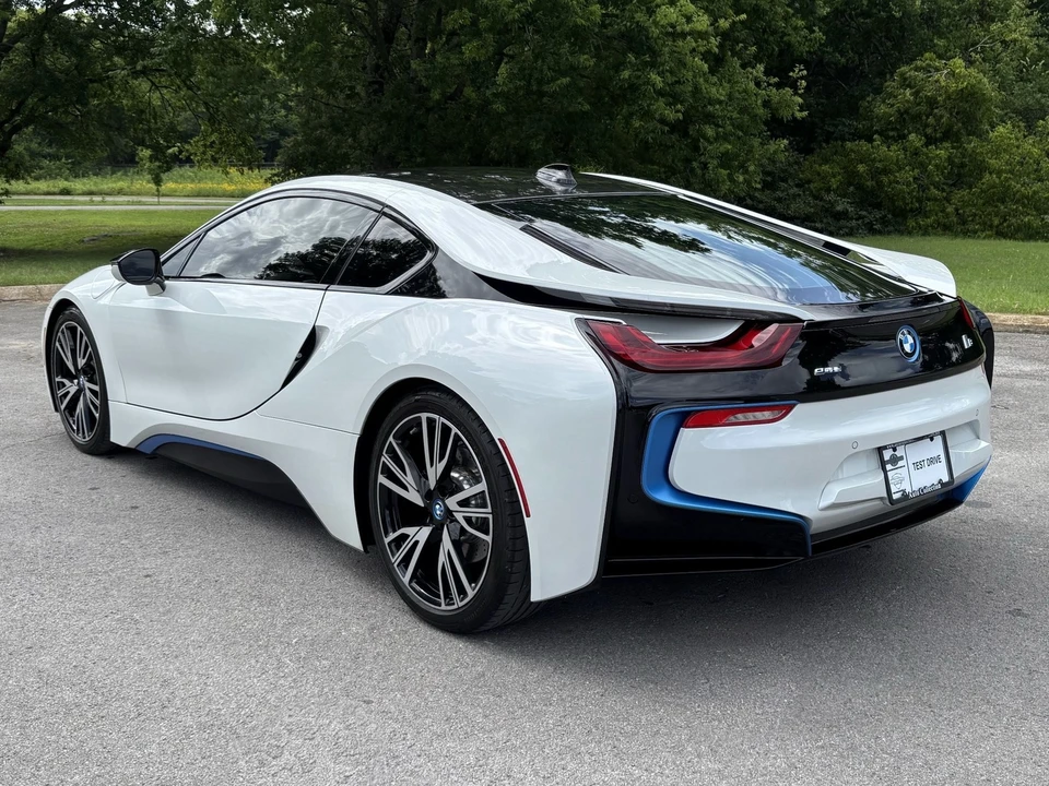 2015 BMW i8 - Image 3 of 31