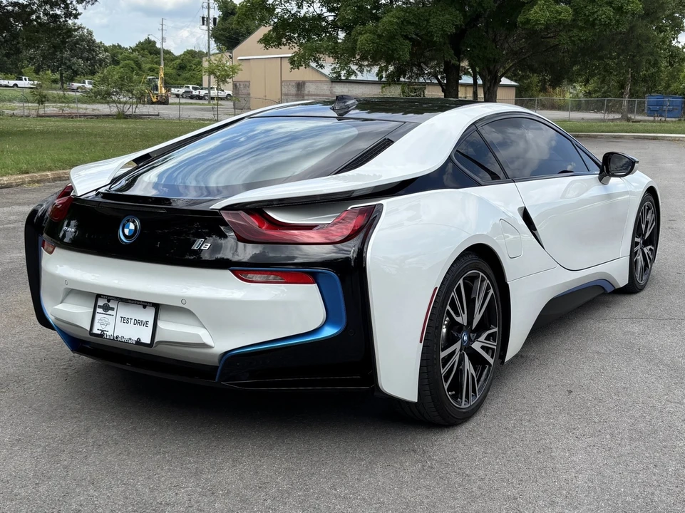 2015 BMW i8 - Image 4 of 31
