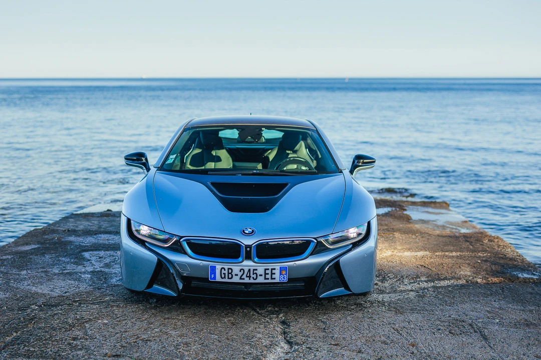 2015 BMW i8 - Image 10 of 31