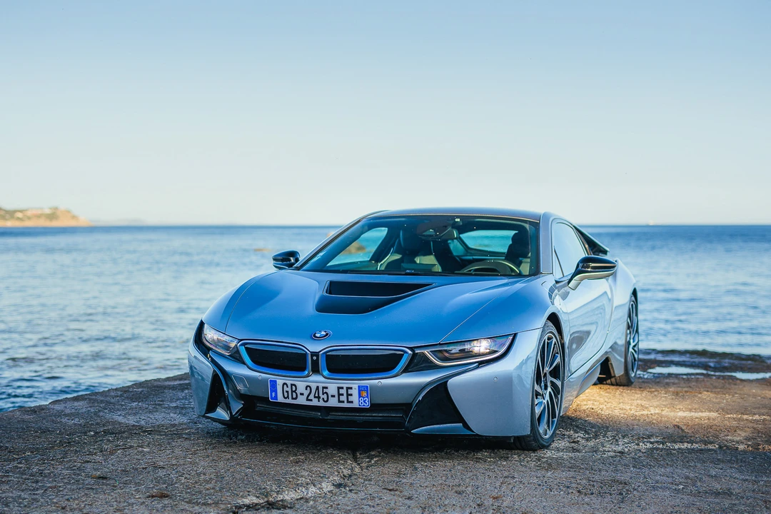 2015 BMW i8 - Image 11 of 31