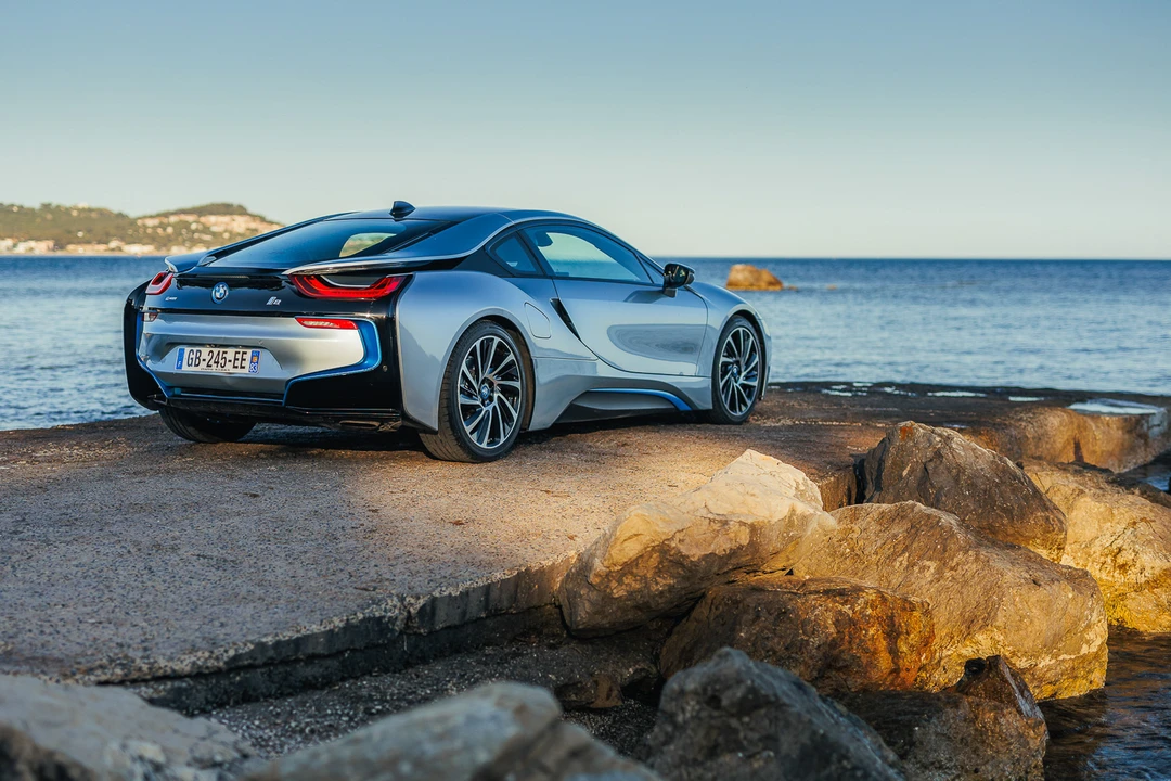 2015 BMW i8 - Image 5 of 31