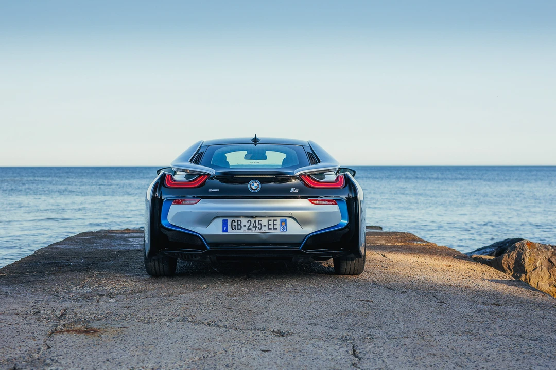 2015 BMW i8 - Image 6 of 31