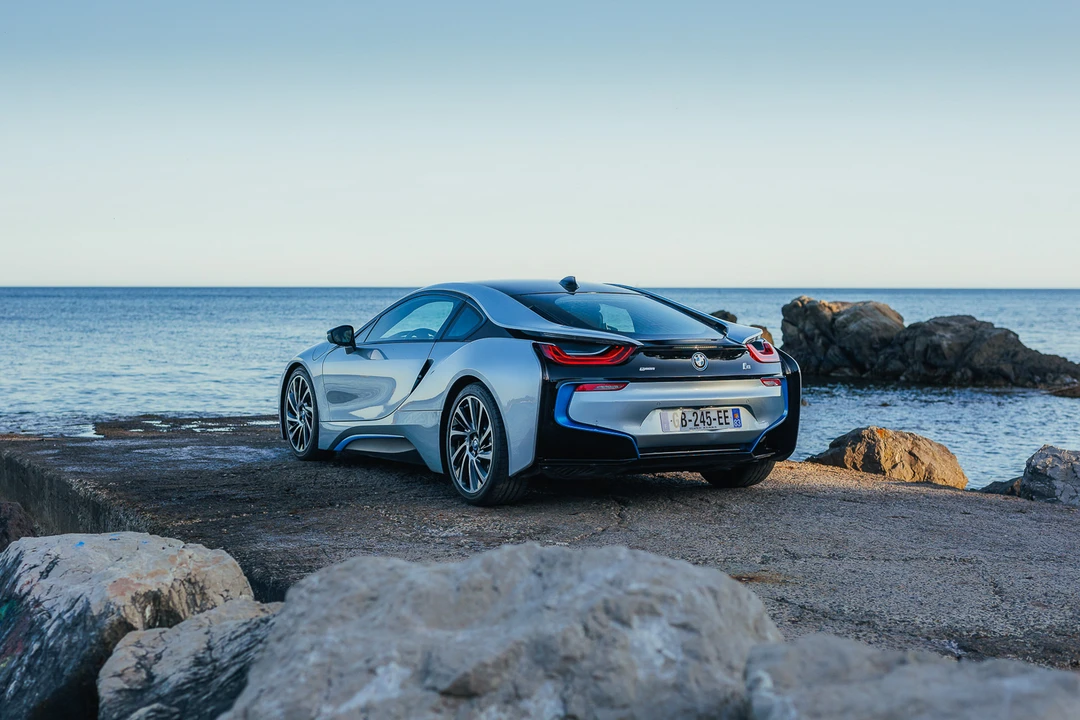 2015 BMW i8 - Image 7 of 31