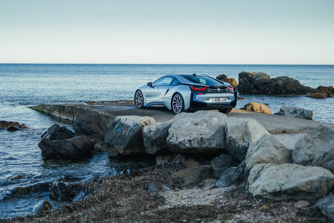 2015 BMW i8 - Image 16 of 31