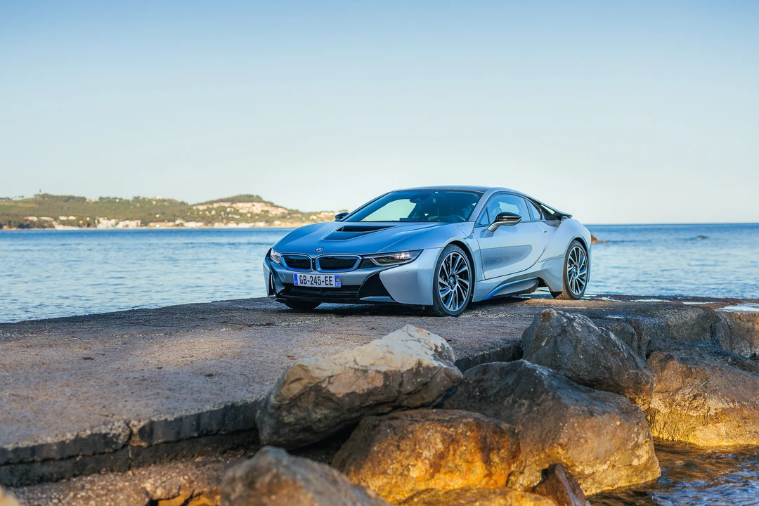 2015 BMW i8 - Image 13 of 31