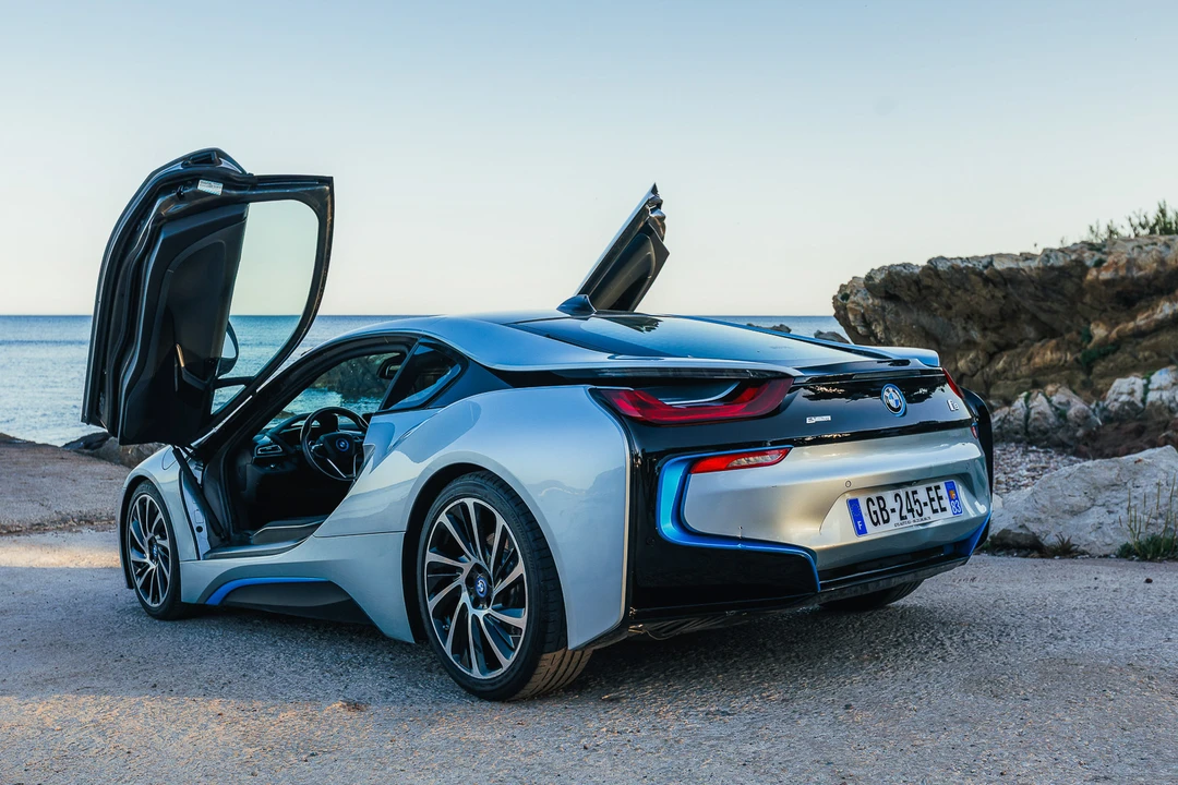 2015 BMW i8 - Image 17 of 31