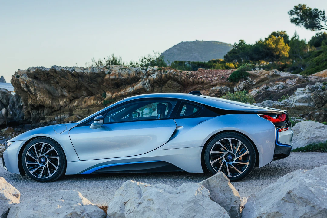 2015 BMW i8 - Image 8 of 31