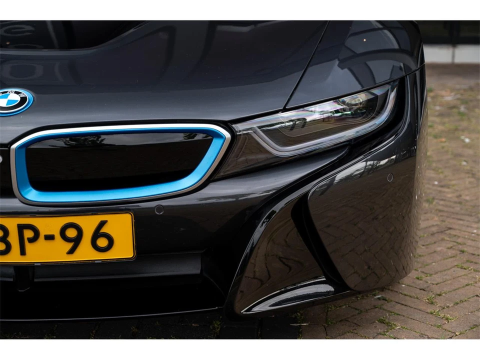 2015 BMW i8 - Image 9 of 11