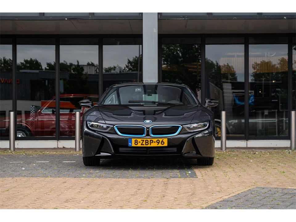 2015 BMW i8 - Image 2 of 11
