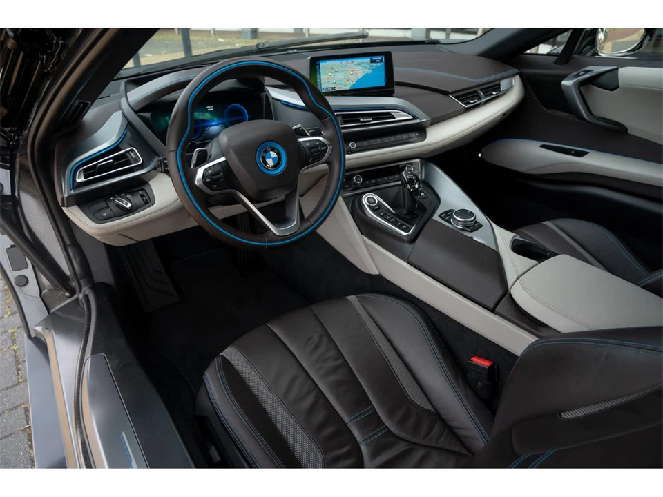 2015 BMW i8 - Image 6 of 11