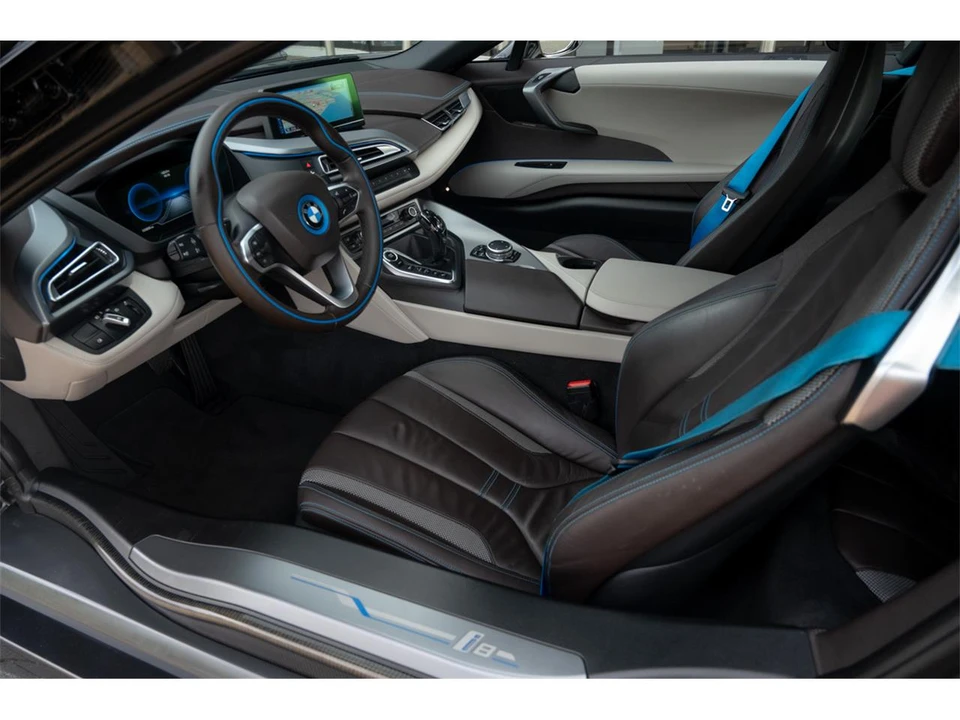 2015 BMW i8 - Image 7 of 11