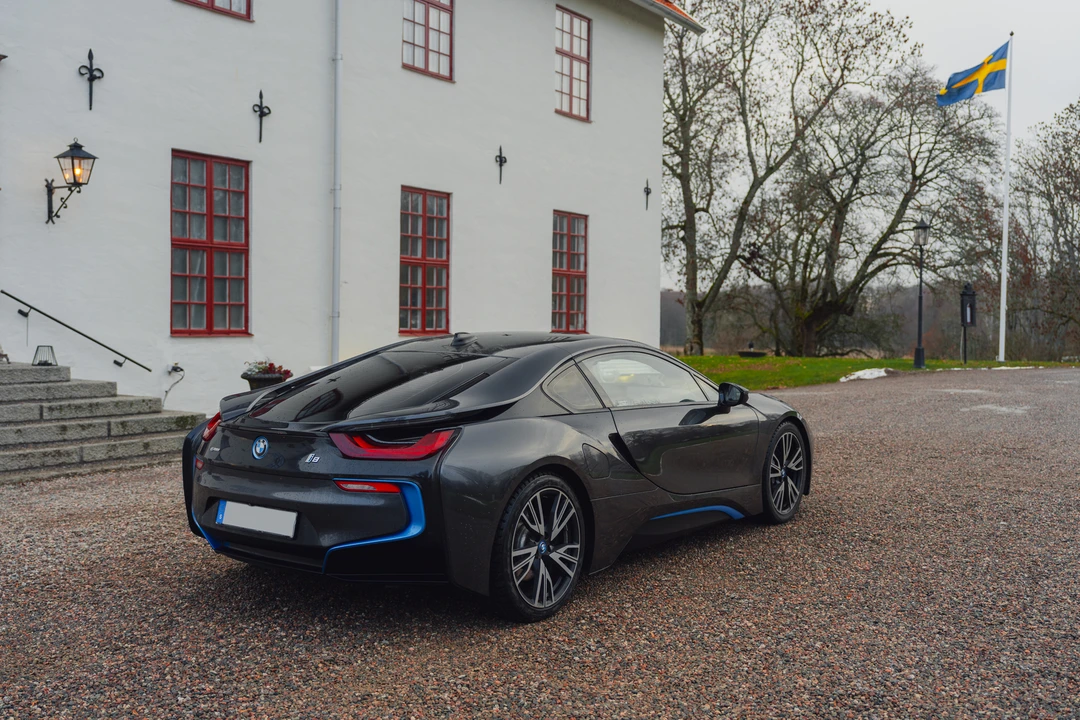 2015 BMW i8 - Image 7 of 31