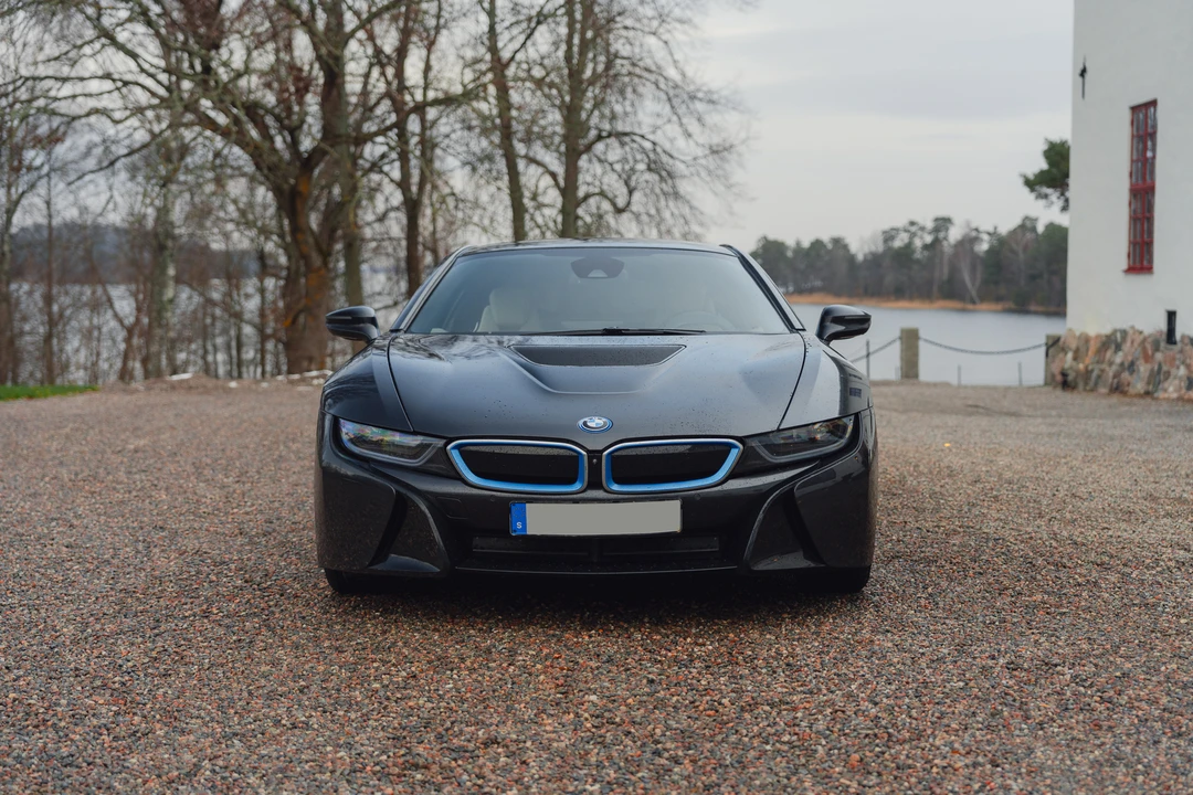 2015 BMW i8 - Image 2 of 31