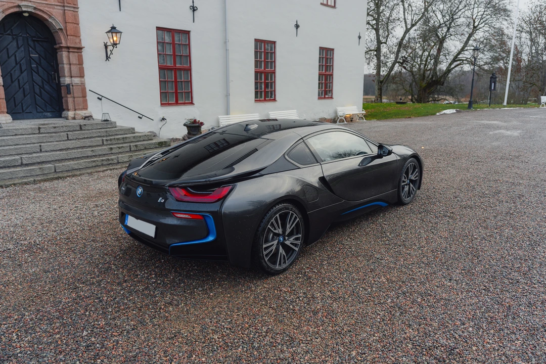 2015 BMW i8 - Image 15 of 31