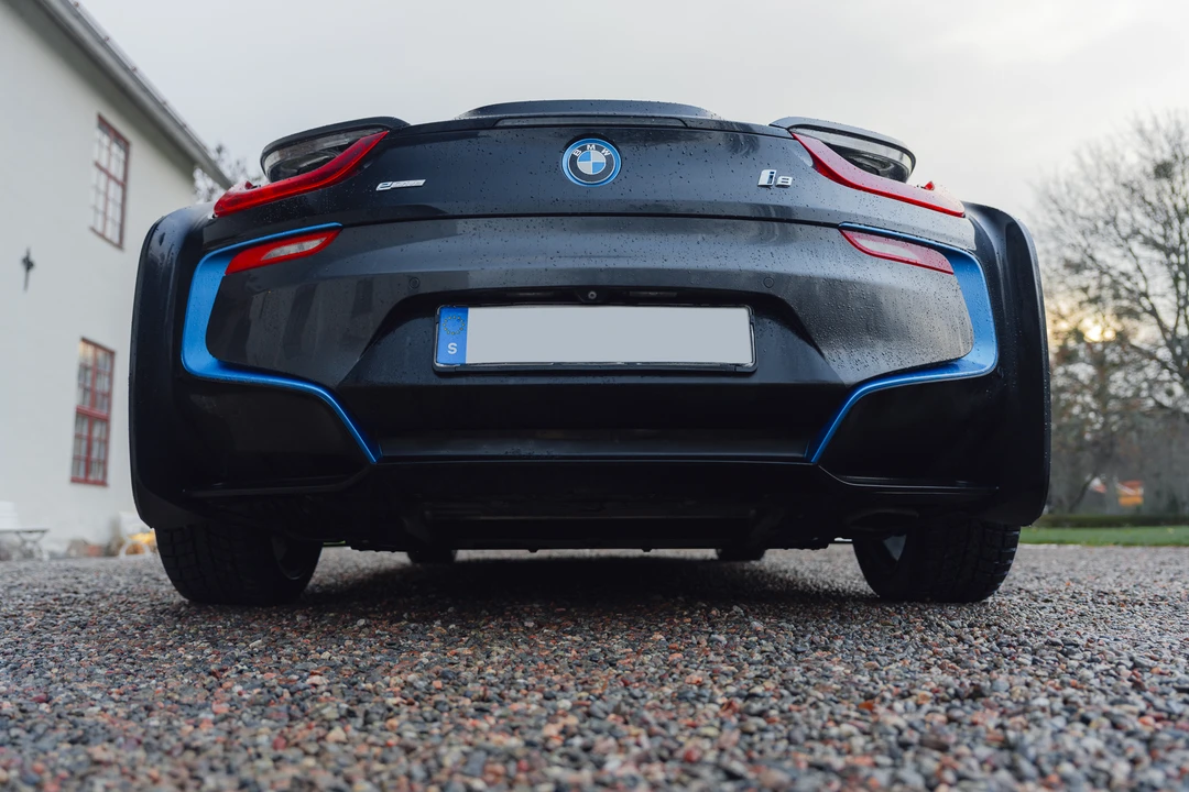 2015 BMW i8 - Image 13 of 31