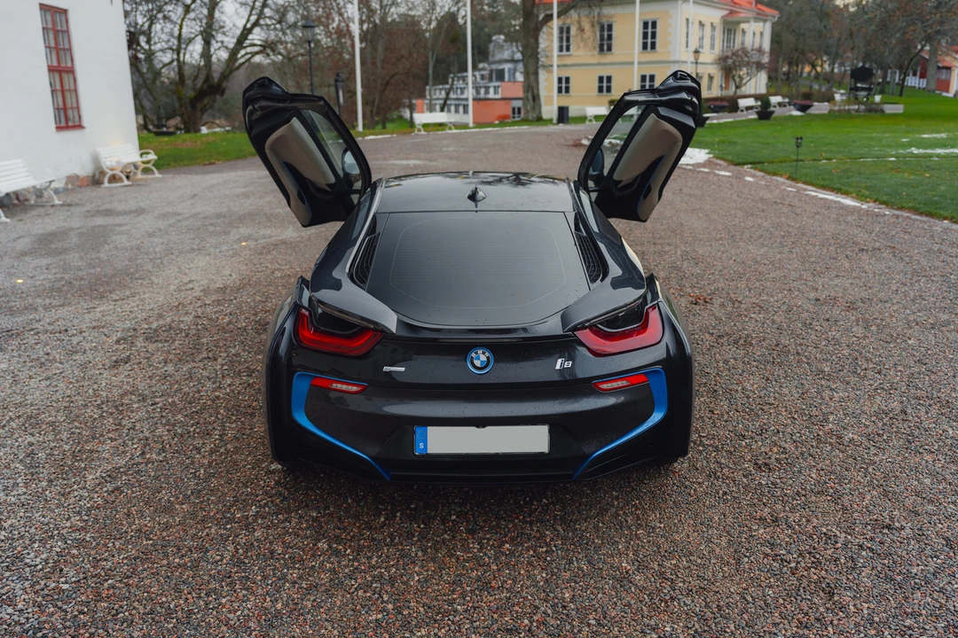 2015 BMW i8 - Image 29 of 31