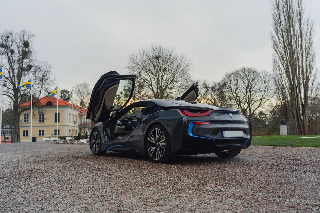 2015 BMW i8 - Image 28 of 31