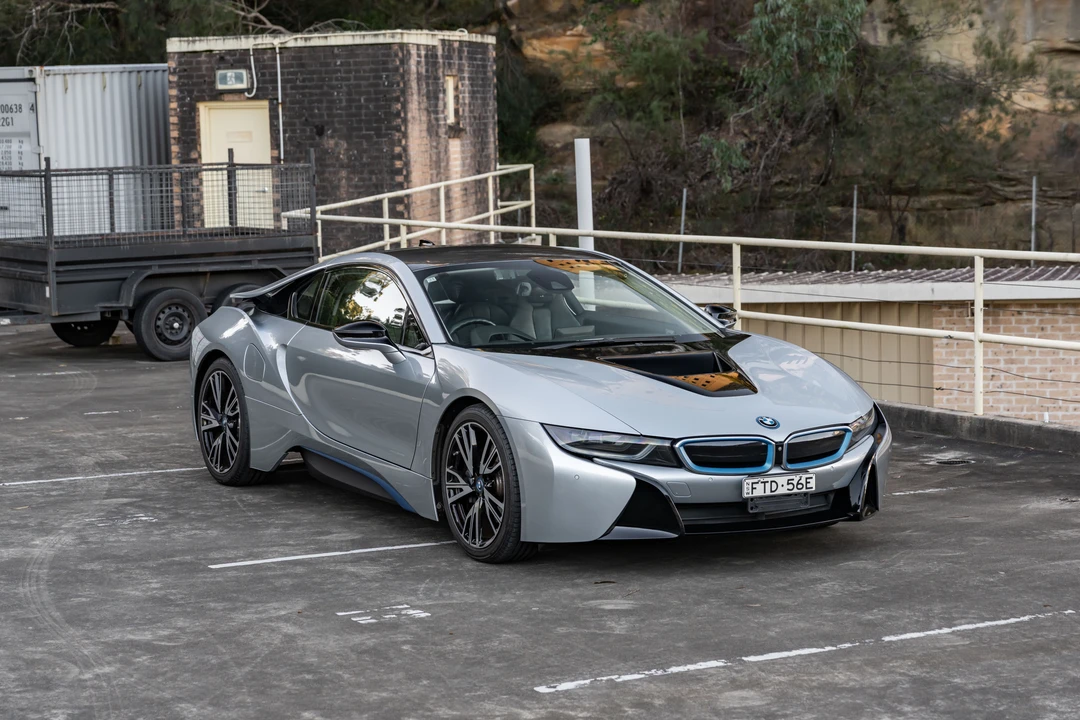 2015 BMW i8 - Image 11 of 31