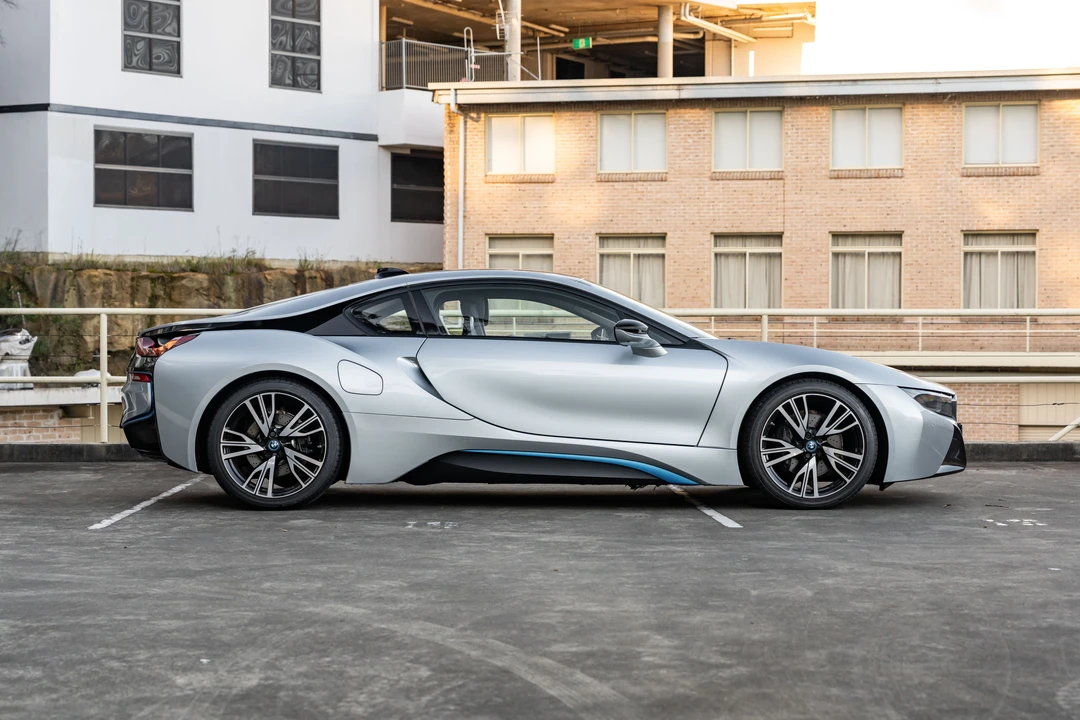 2015 BMW i8 - Image 4 of 31