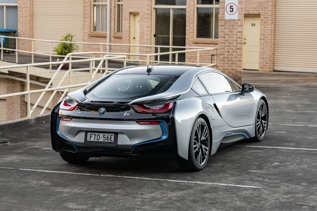 2015 BMW i8 - Image 13 of 31