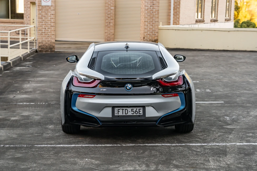 2015 BMW i8 - Image 14 of 31