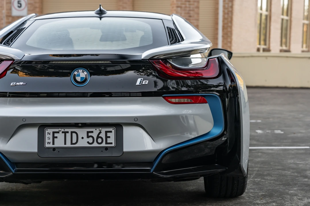 2015 BMW i8 - Image 29 of 31