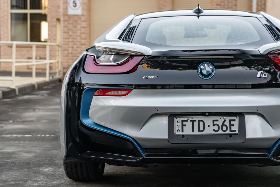 2015 BMW i8 - Image 30 of 31