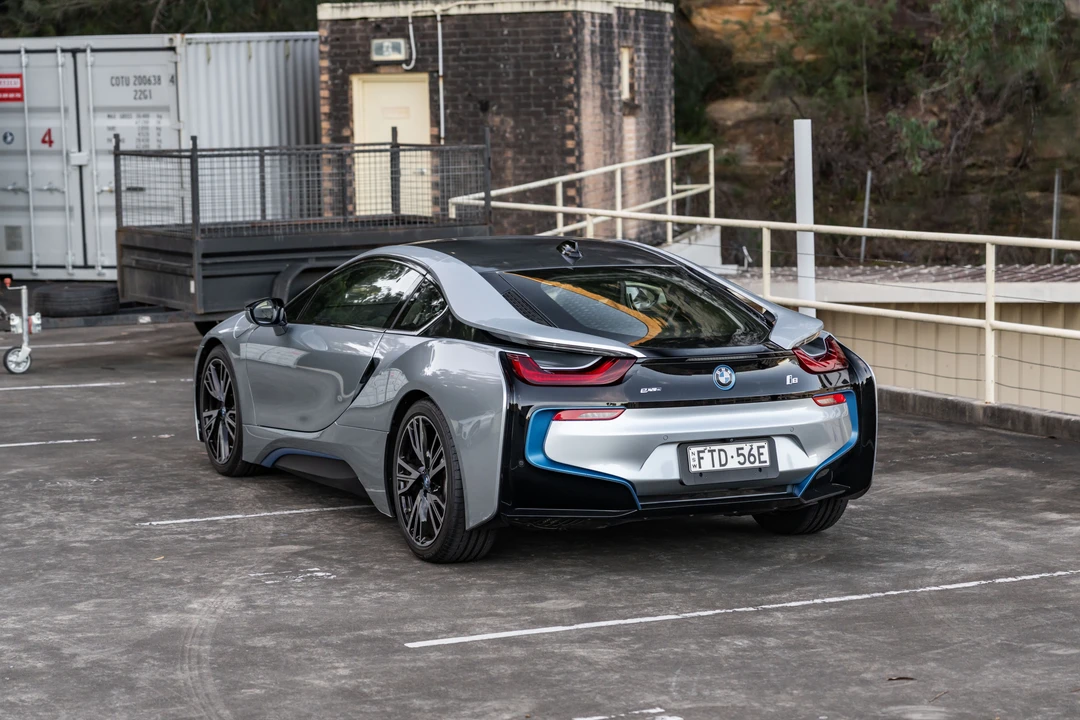 2015 BMW i8 - Image 15 of 31